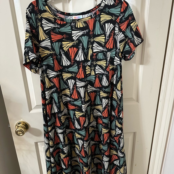 Lularoe Carly Disney Sleeping Beauty Aurora Size M - Picture 1 of 4